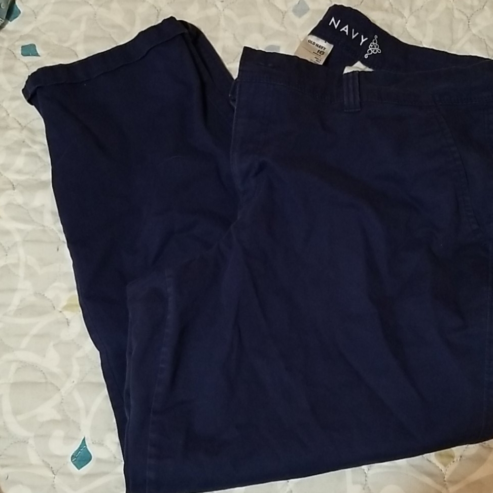 Old Navy khacki crops